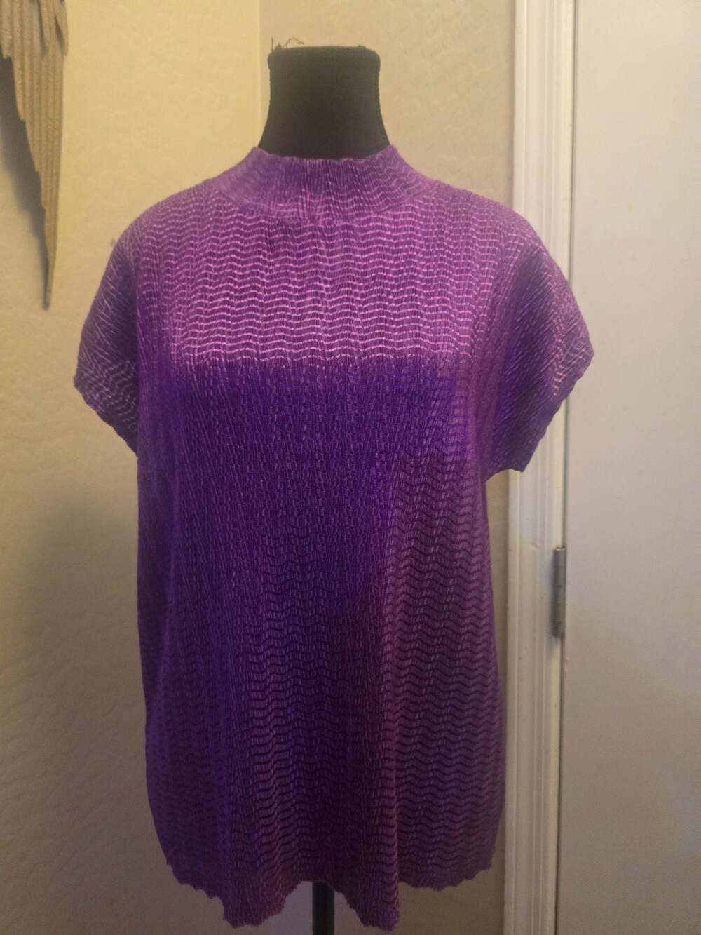Vintage TanJay Purple Metallic Crinkle Mock Neck Short‎ Sleeve Top